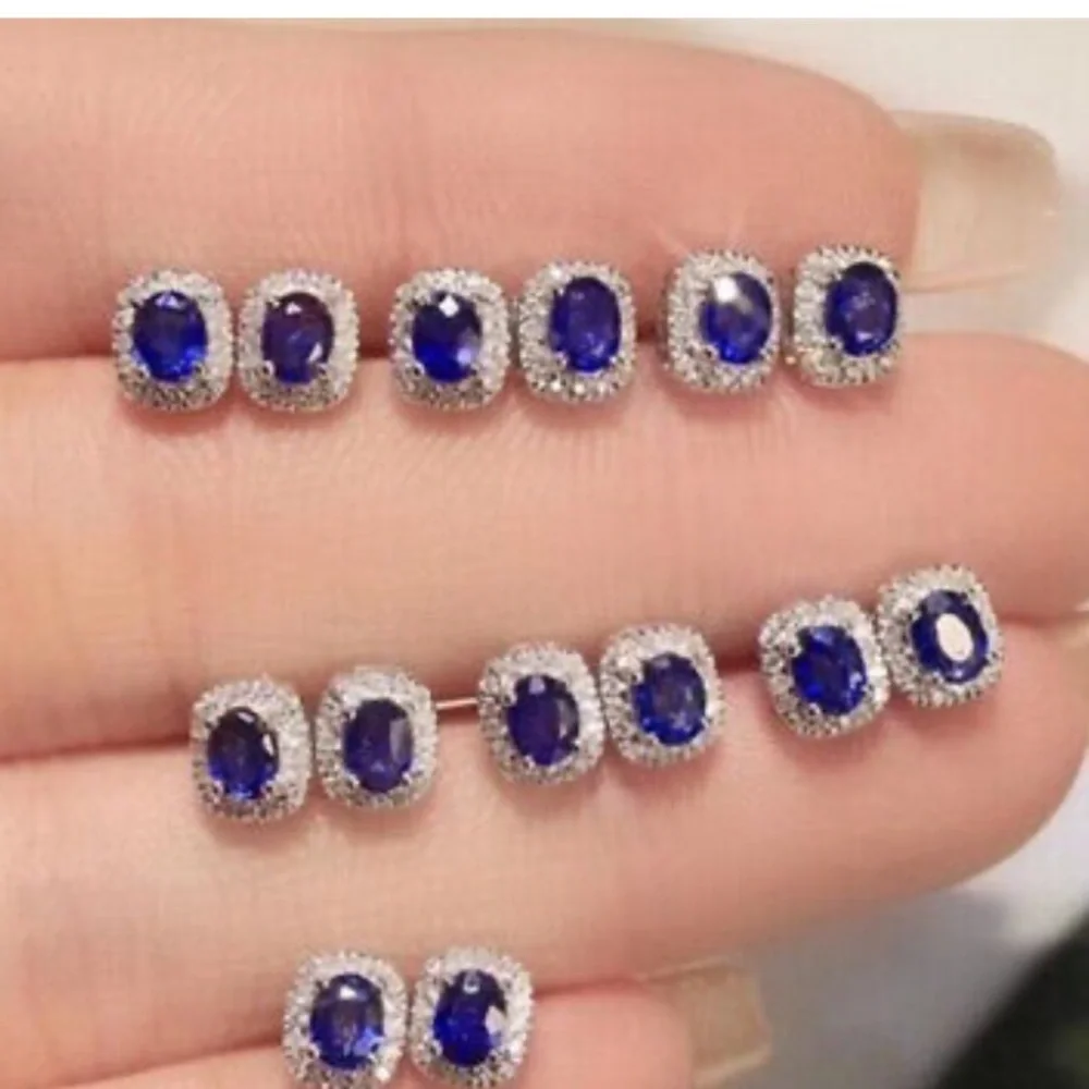 NWT Diamond Stud Earrings Sterling Silver - Picture 3 of 3